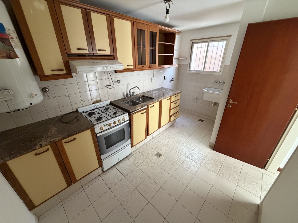 DUPLEX 2 DORMITORIOS CON PATIO EN BARRIO SUR