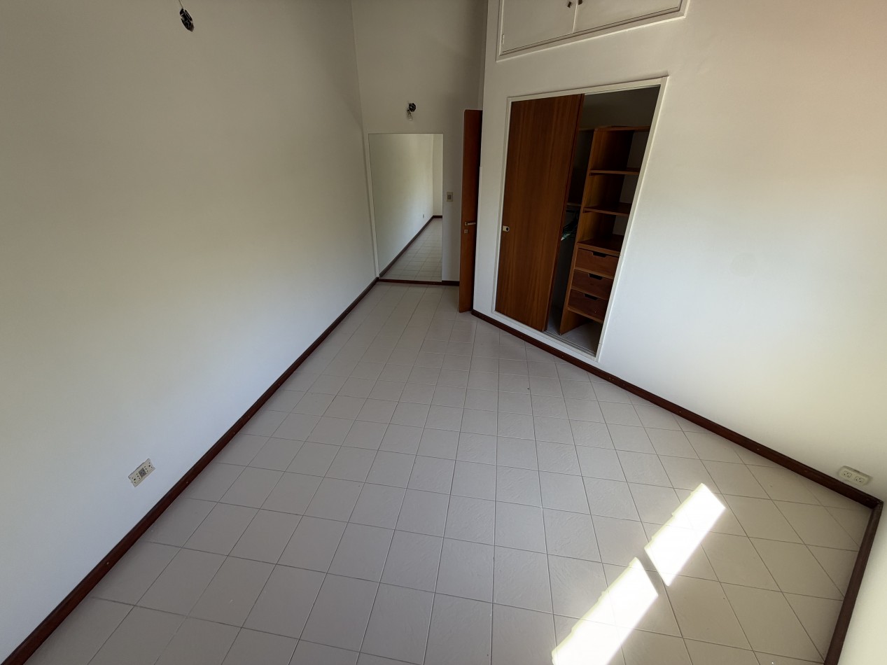 DUPLEX 2 DORMITORIOS CON PATIO EN BARRIO SUR