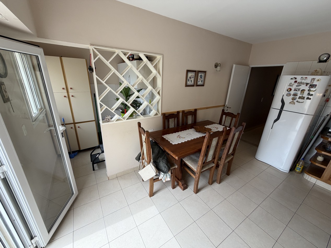 DUPLEX 3 DORMITORIOS CON COCHERA Y PATIO EN BARRIO SUR 