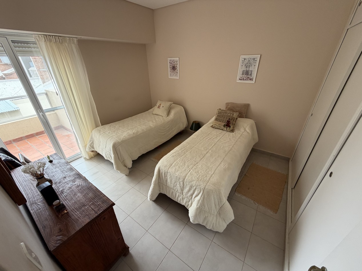 DUPLEX 3 DORMITORIOS CON COCHERA Y PATIO EN BARRIO SUR 