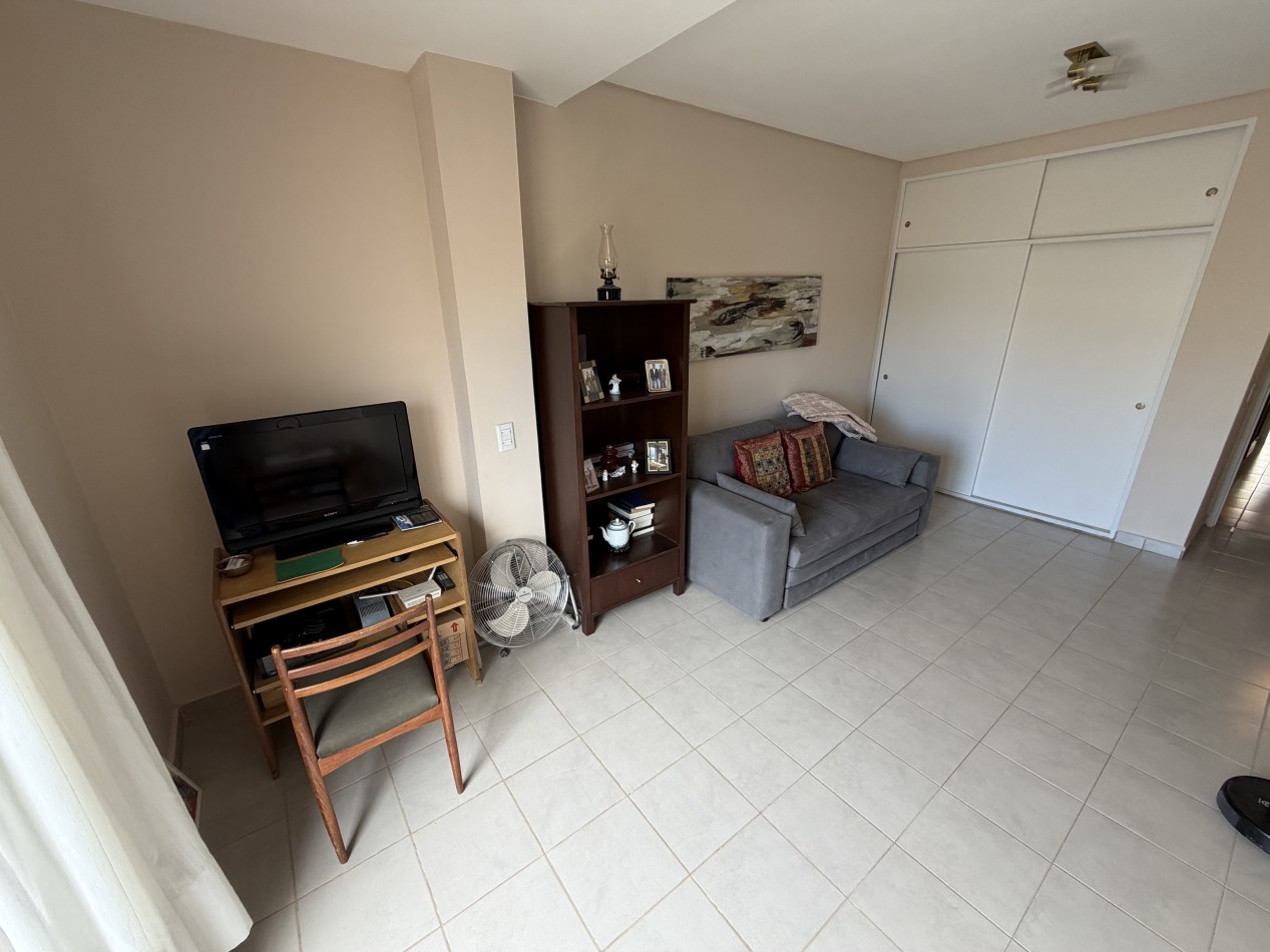 DUPLEX 3 DORMITORIOS CON COCHERA Y PATIO EN BARRIO SUR 