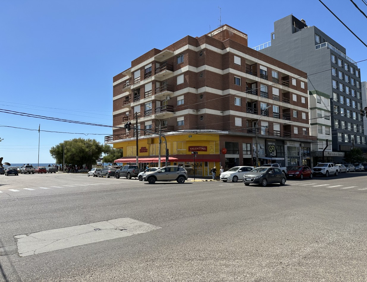 MONOAMBIENTE EN AV. ROCA Y Av. GALES 