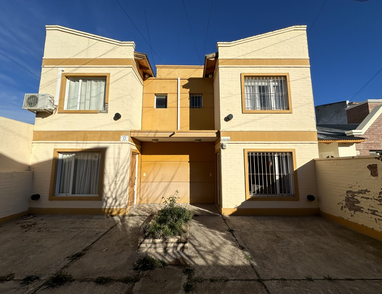 DUPLEX 2 DORMITORIOS Y PATIO EN ZONA SUR 