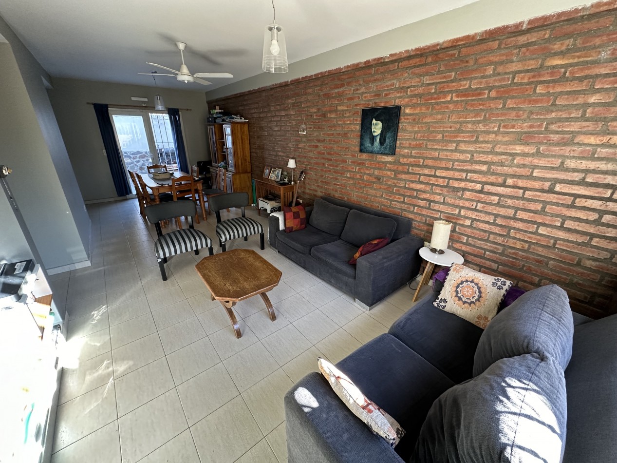 DUPLEX 2 DORMITORIOS Y PATIO EN ZONA SUR 