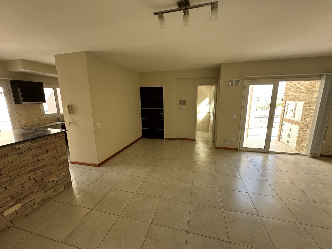 DEPTO 2 DORMITORIOS CON DOBLE BALCON Y PARRILA EN ZONA SUR