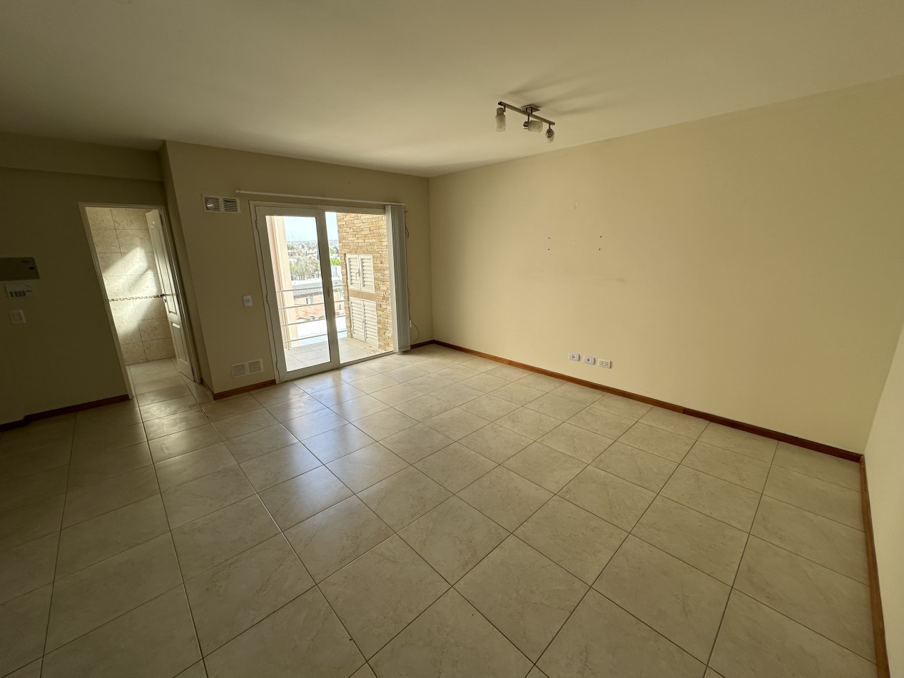 DEPTO 2 DORMITORIOS CON DOBLE BALCON Y PARRILA EN ZONA SUR