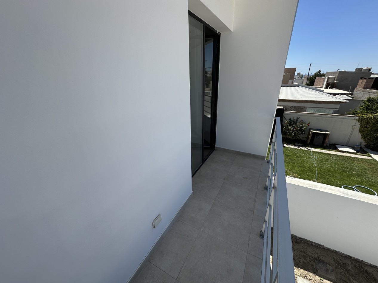 DUPLEX 2 DORMITORIOS A ESTRENAR CON COCHERA