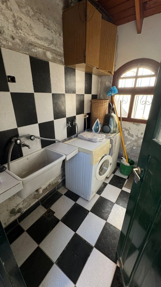 CASA 2 DORMITORIOS CON AMPLIO PATIO EN BARRIO SUR
