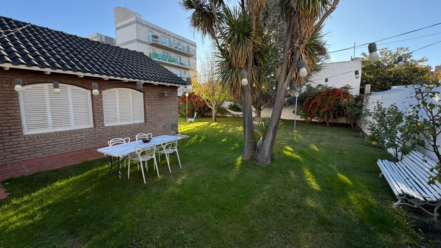 CASA 2 DORMITORIOS CON AMPLIO PATIO EN BARRIO SUR