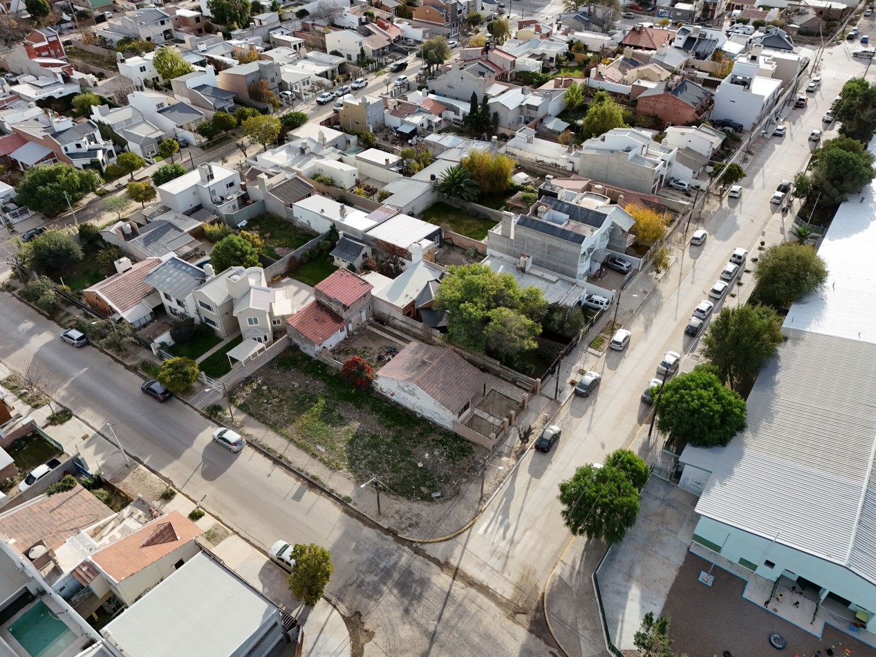 TERRENO EN ESQUINA EN BARRIO SUR