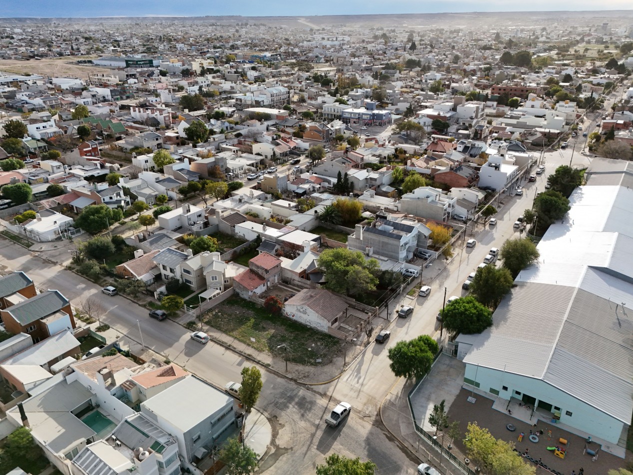 TERRENO EN ESQUINA EN BARRIO SUR