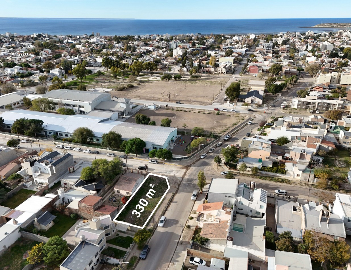 TERRENO EN ESQUINA EN BARRIO SUR