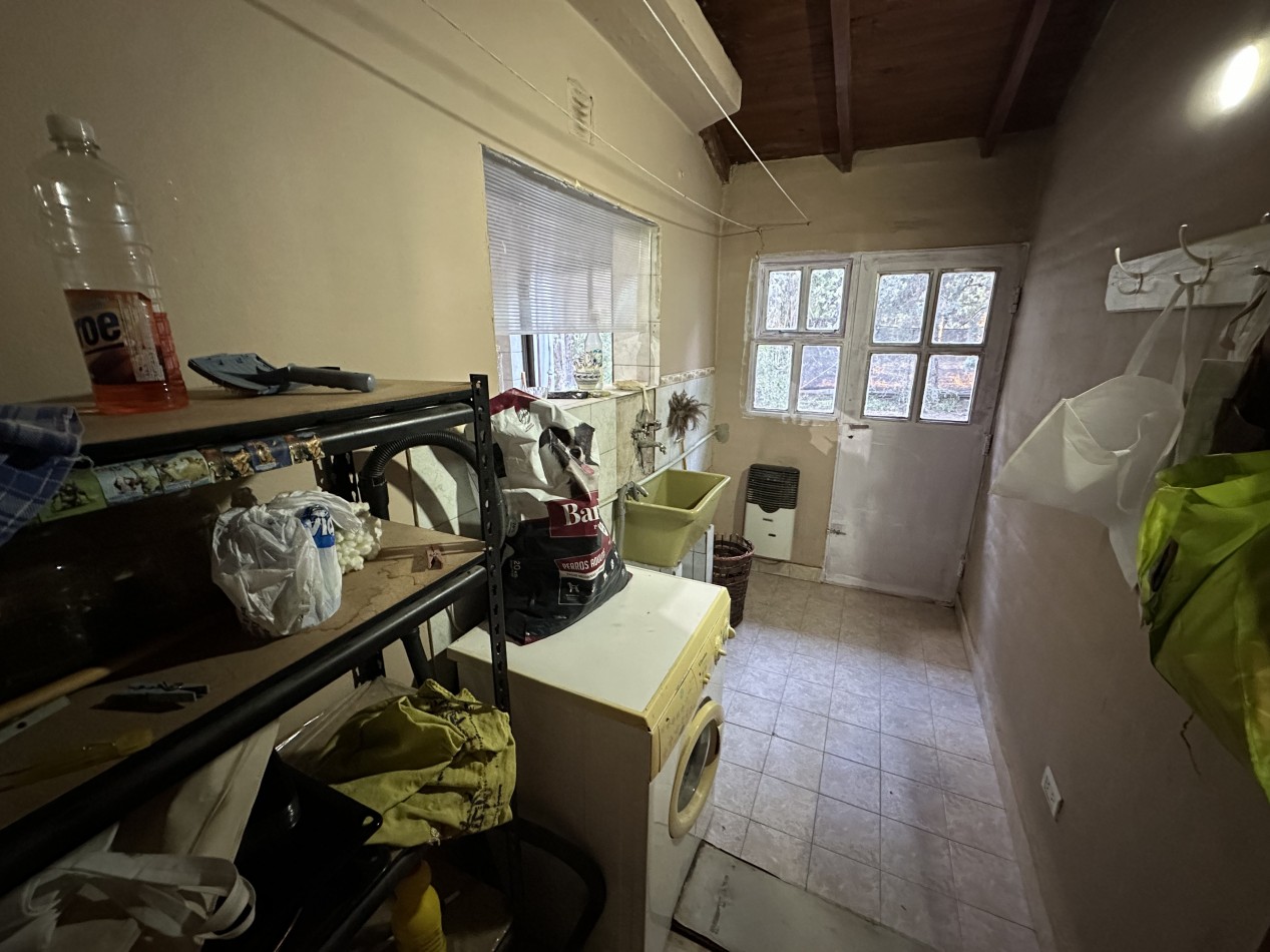 CASA 4 DORMITORIOS SOBRE TERRENO DE 2500 M² - QUINTAS DEL MIRADOR
