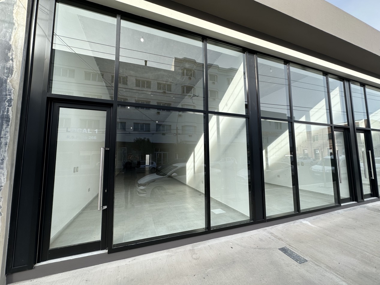 EXCELENTES LOCALES COMERCIALES A ESTRENAR EN PLENO CENTRO 
