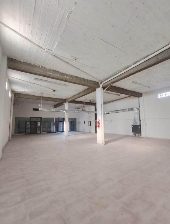LOCAL 280 M² EN RADIO CENTRICO 