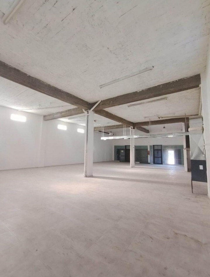 LOCAL 280 M² EN RADIO CENTRICO 