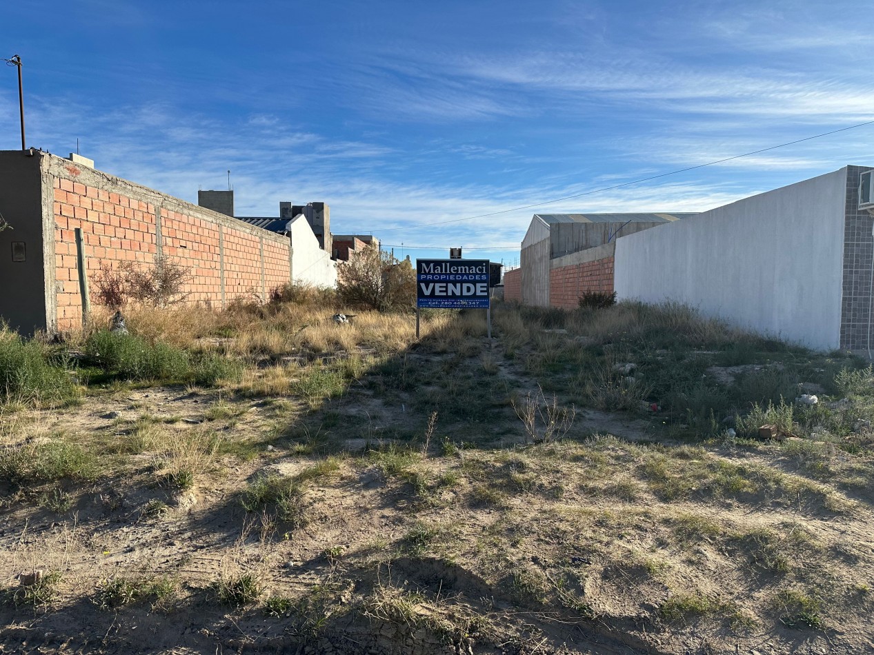 TERRENO 600 M² CON SALIDA A DOS CALLES 