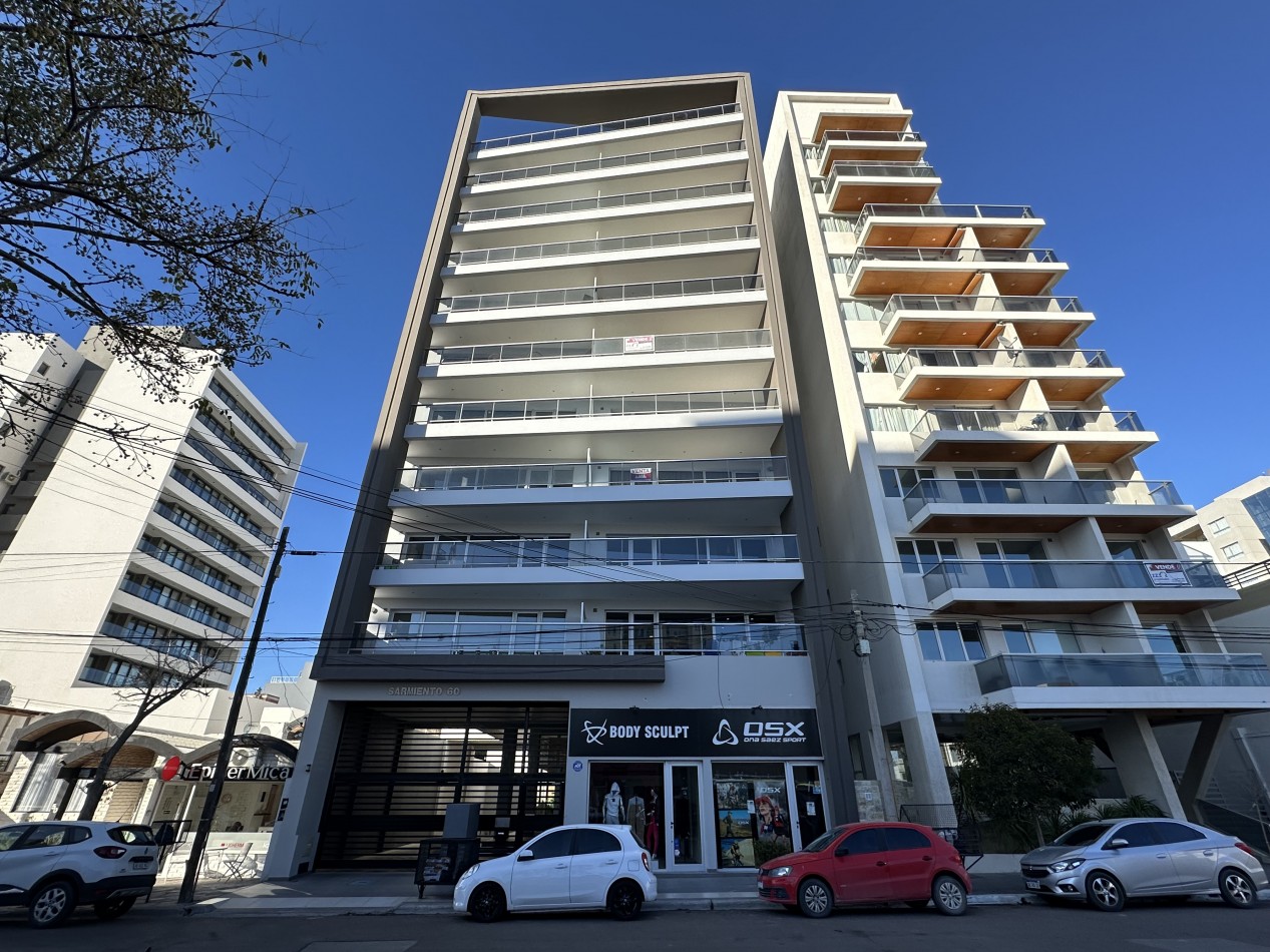 DEPARTAMENTO DE 2 DORMITORIOS CON VISTA AL MAR Y COCHERA