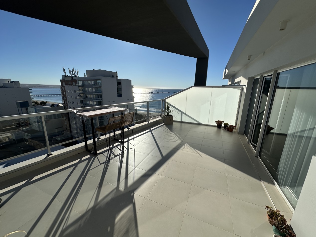 DEPARTAMENTO DE 2 DORMITORIOS CON VISTA AL MAR Y COCHERA