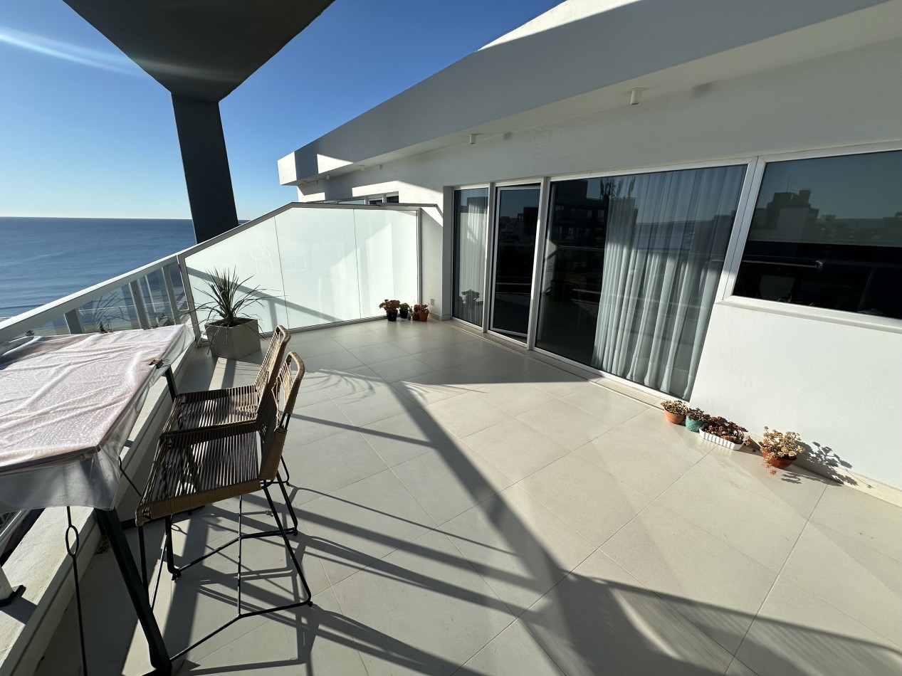 DEPARTAMENTO DE 2 DORMITORIOS CON VISTA AL MAR Y COCHERA