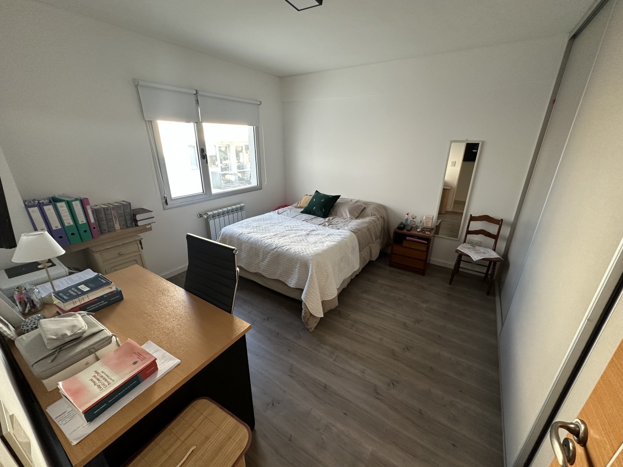 DEPARTAMENTO DE 2 DORMITORIOS CON VISTA AL MAR Y COCHERA