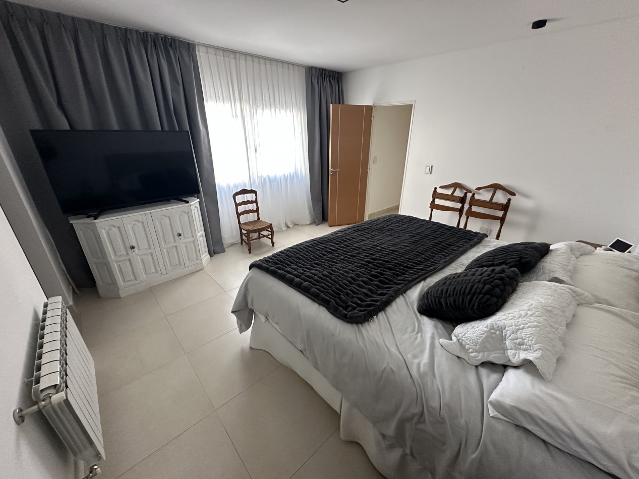 DEPARTAMENTO DE 2 DORMITORIOS CON VISTA AL MAR Y COCHERA