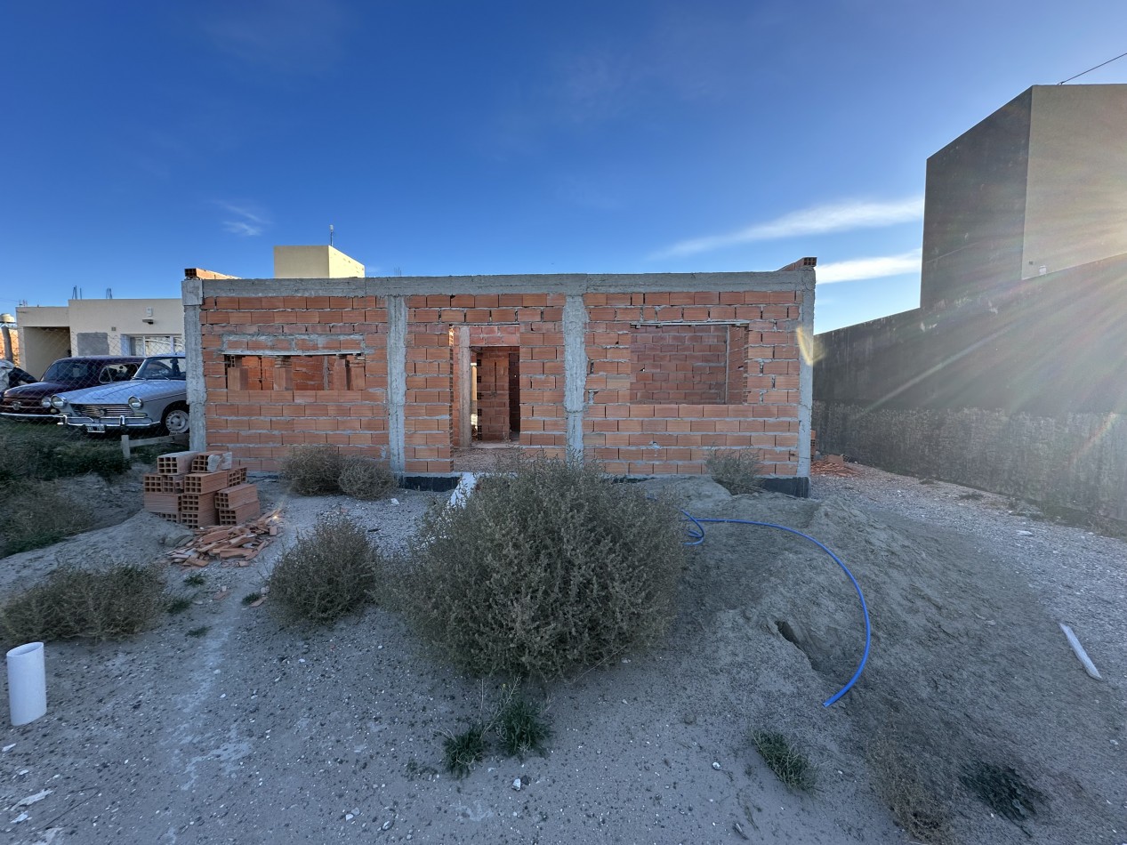 TERRENO 500 M² CON MEJORA EN SOLANA