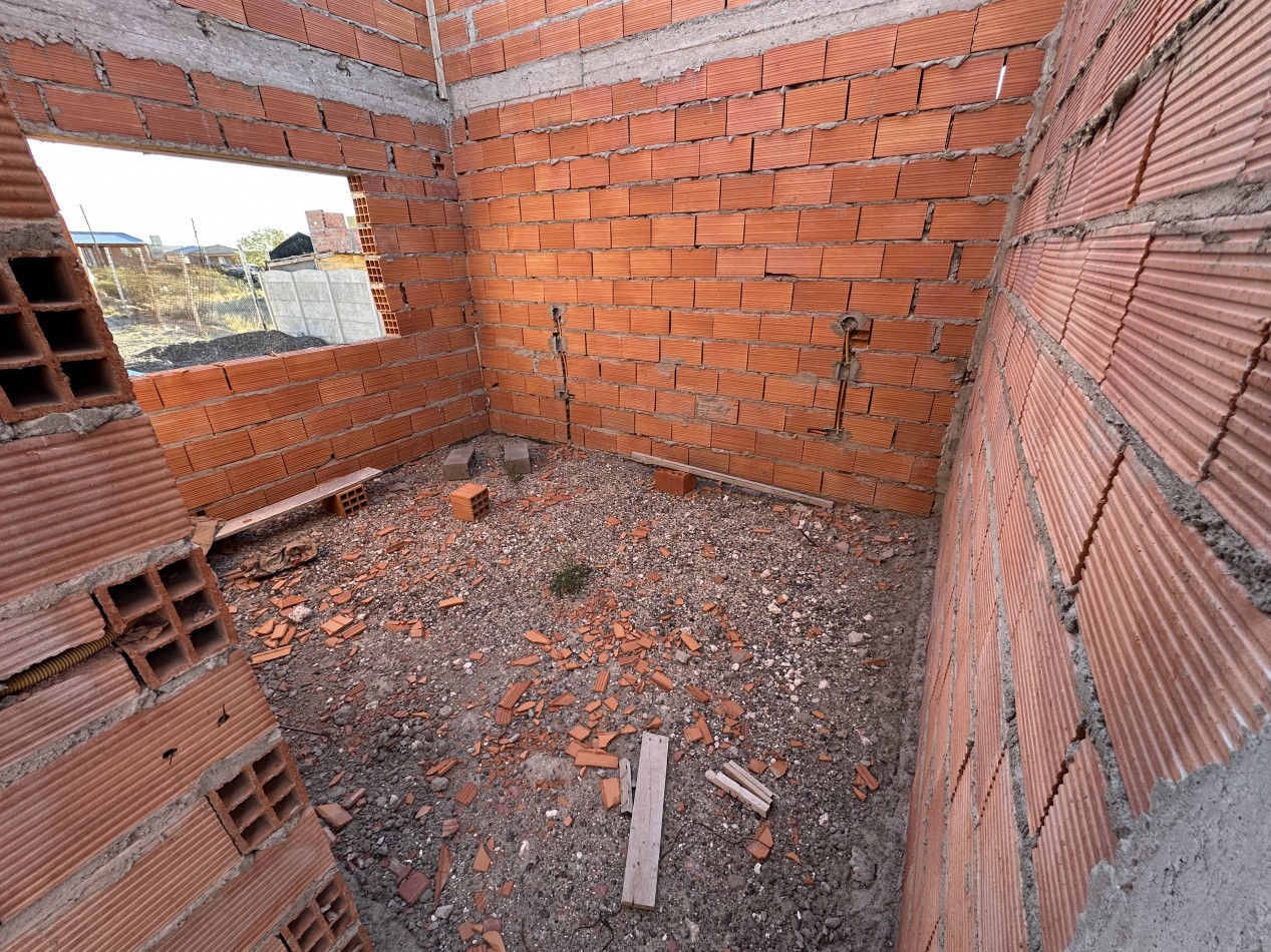 TERRENO 500 M² CON MEJORA EN SOLANA