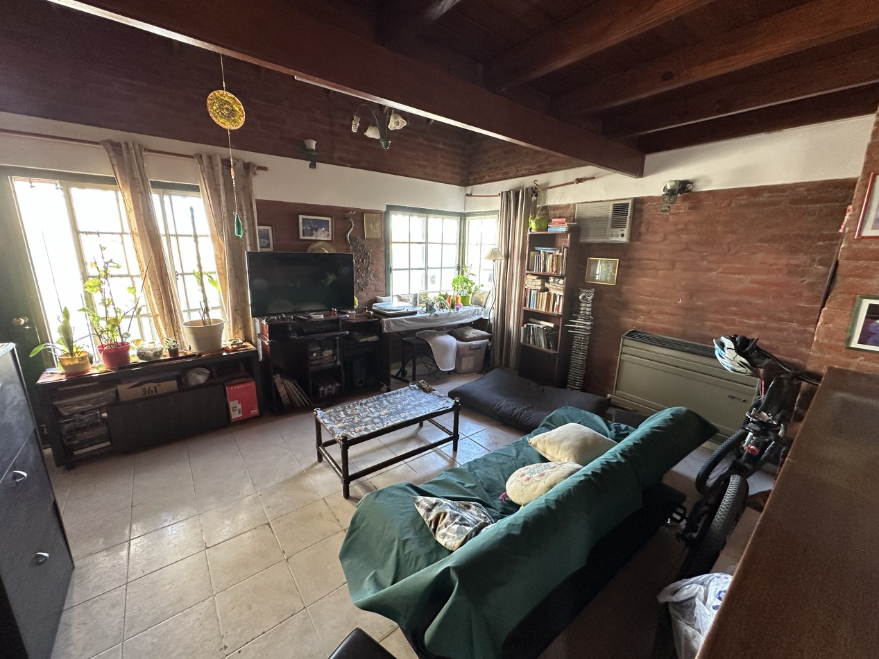 CASA 2 DORMITORIOS CON PATIO Y QUINCHO EN ZONA SUR