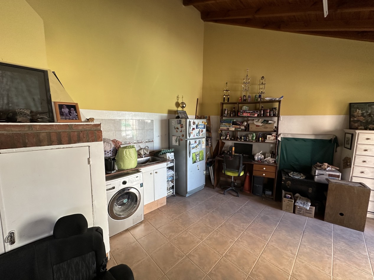 CASA 2 DORMITORIOS CON PATIO Y QUINCHO EN ZONA SUR