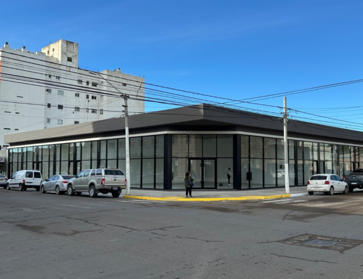 LOCALES COMERCIALES EN PLENO CENTRO