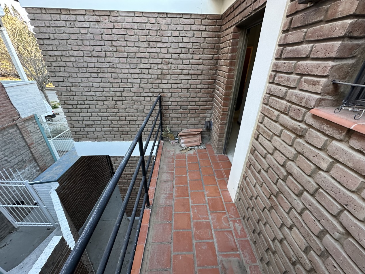 DUPLEX 2 DORMITORIOS CON PATIO EN BARRIO SUR