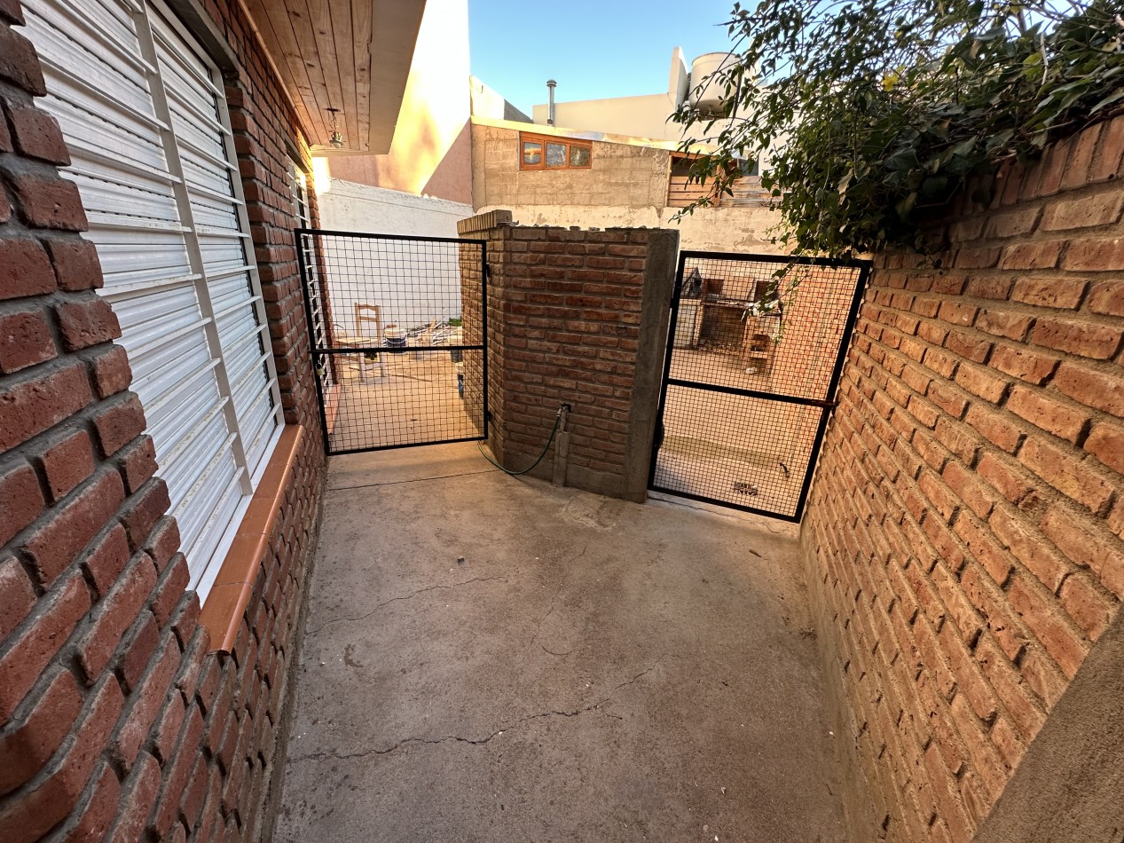 DUPLEX 2 DORMITORIOS CON PATIO EN BARRIO SUR
