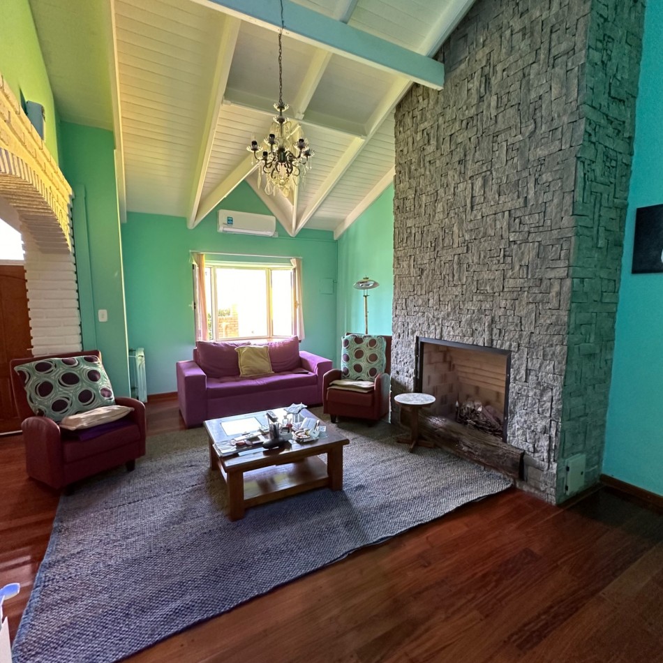 Hermosa casa en pleno barrio Sur - 4 dormitorios