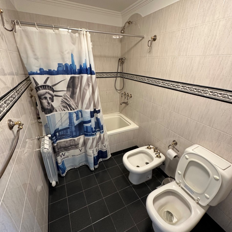 Hermosa casa en pleno barrio Sur - 4 dormitorios