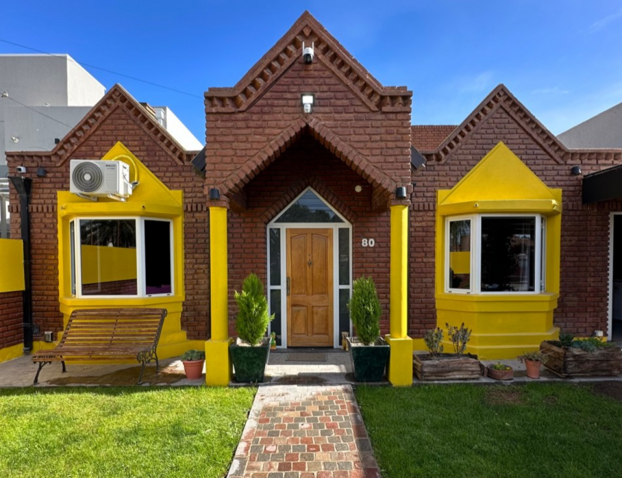 Hermosa casa en pleno barrio Sur - 4 dormitorios