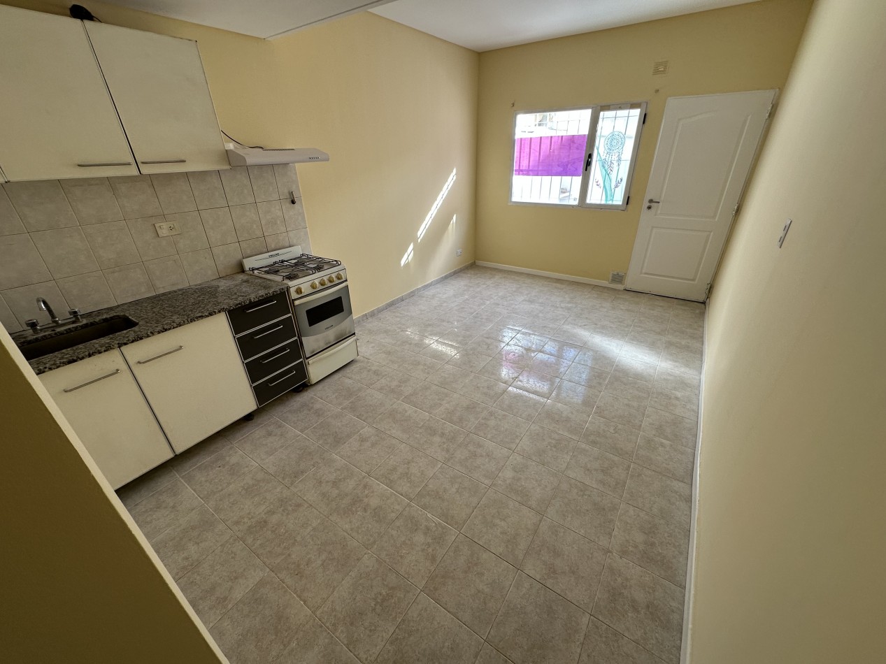DUPLEX 2 DORMITORIOS CON PATIO