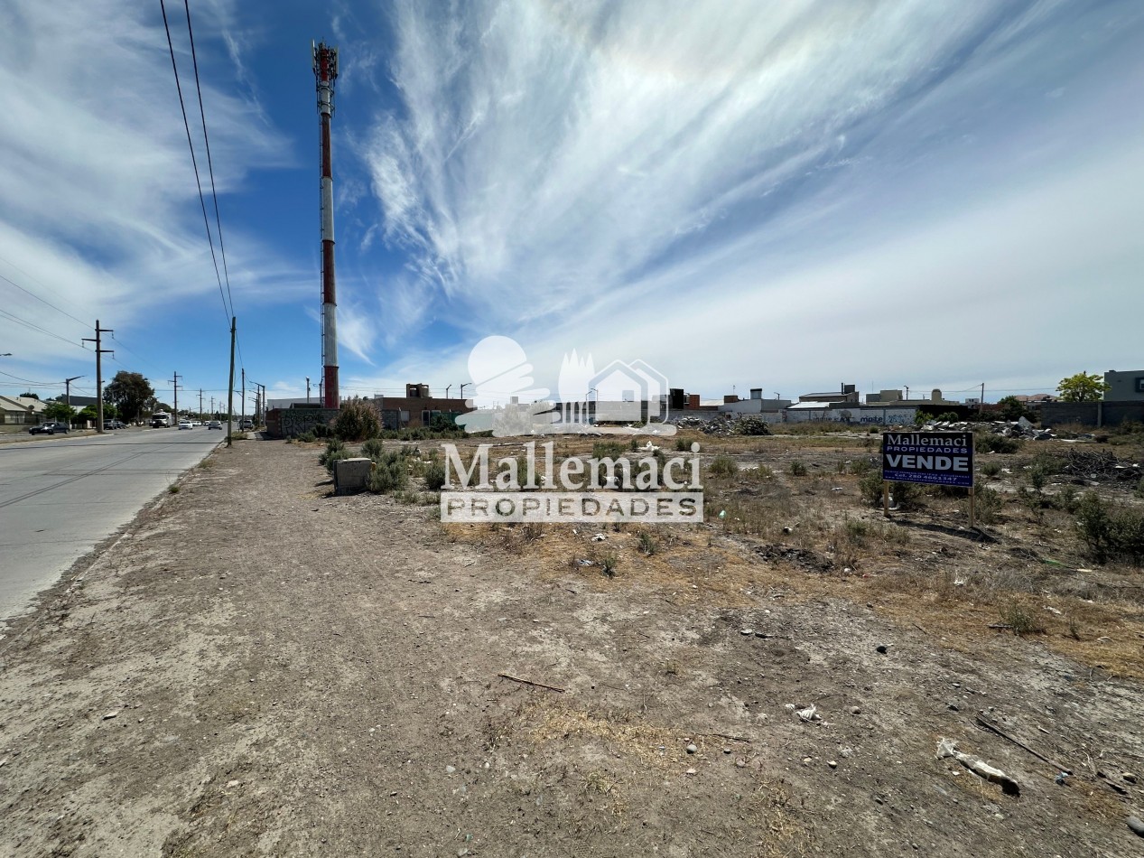 AMPLIO TERRENO 4990 M² SOBRE CORREDOR COMERCIAL EN TRELEW
