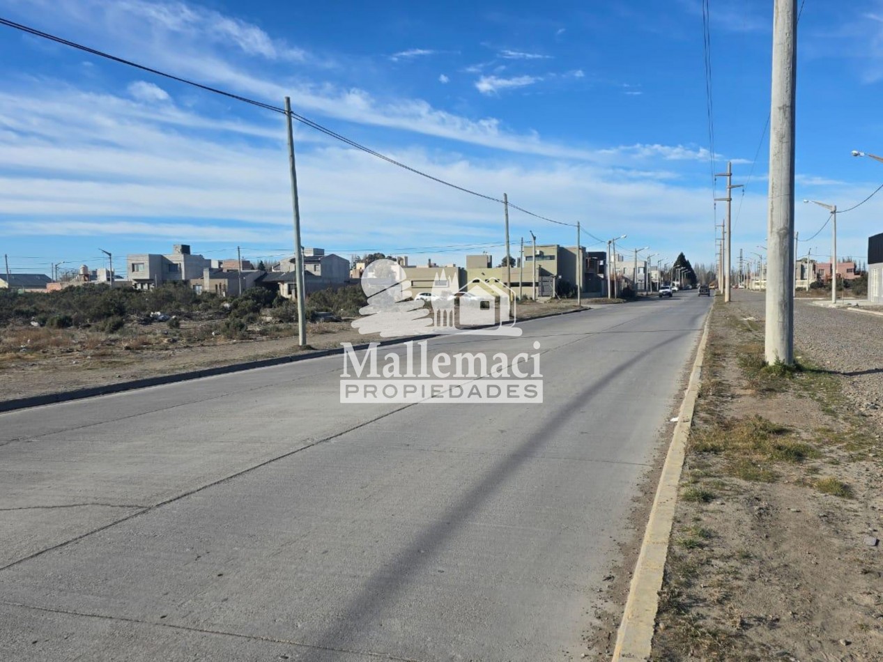 AMPLIO TERRENO 4990 M² SOBRE CORREDOR COMERCIAL EN TRELEW