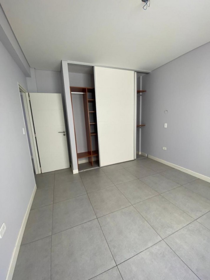 DEPTO 2 DORMITORIOS CON COCHERA EN BARRIO SUR