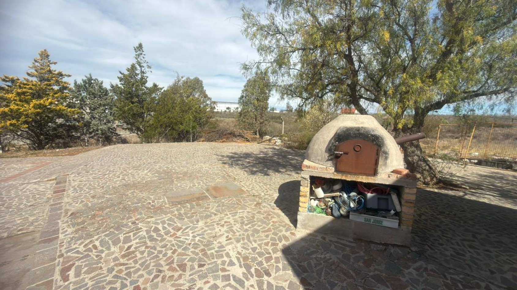 CASA 3 DORMITORIOS CON VISTA PANORAMICA A LA CIUDAD