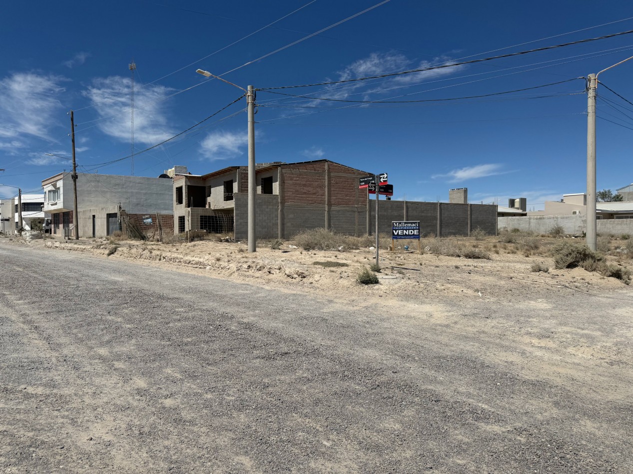 1017 M² EN 3 TERRENOS JUNTOS SOBRE AV. TIERRA DEL FUEGO