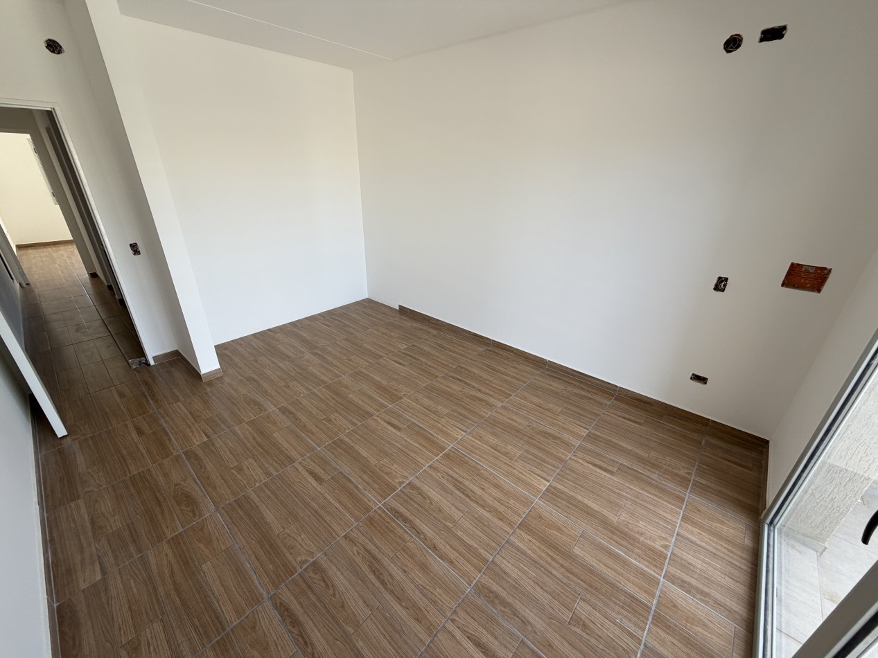 DUPLEX A ESTRENAR EN BARRIO SUR CON PATIO Y COCHERA 