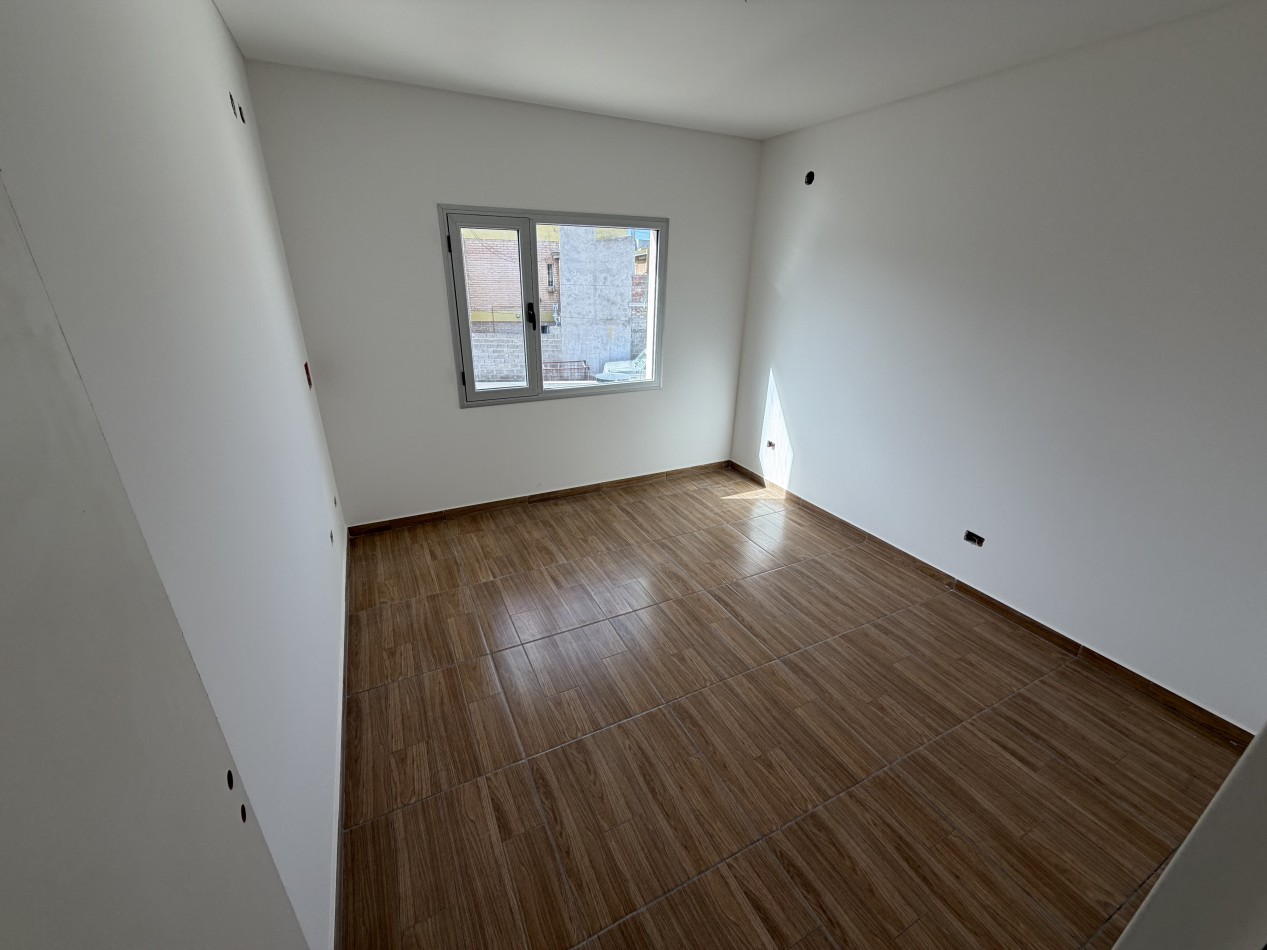 DUPLEX A ESTRENAR EN BARRIO SUR CON PATIO Y COCHERA 