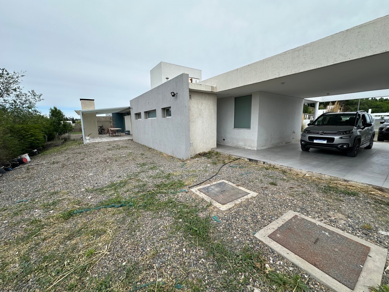 CASA DE 2 HABITACIONES SOBRE LOTE DE 2000 M² EN TRELEW