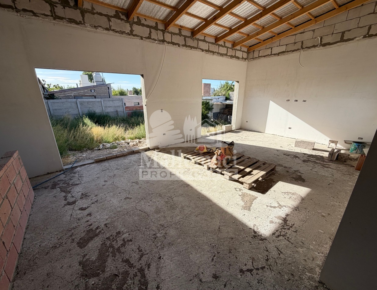 CASA 2 DORMITORIOS A TERMINAR CON 70% DE AVANCE DE OBRA 