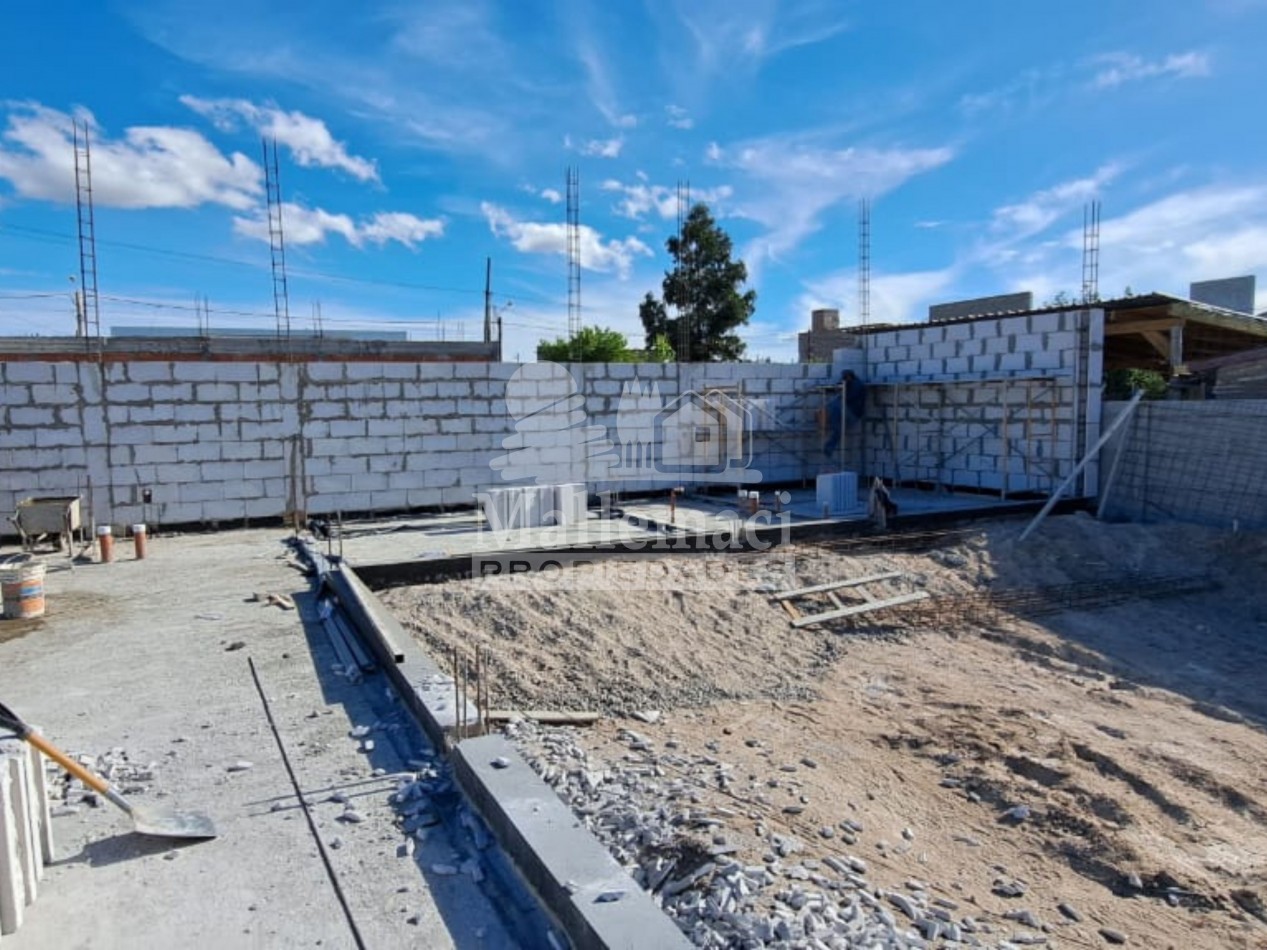 CASA 2 DORMITORIOS A TERMINAR CON 70% DE AVANCE DE OBRA 