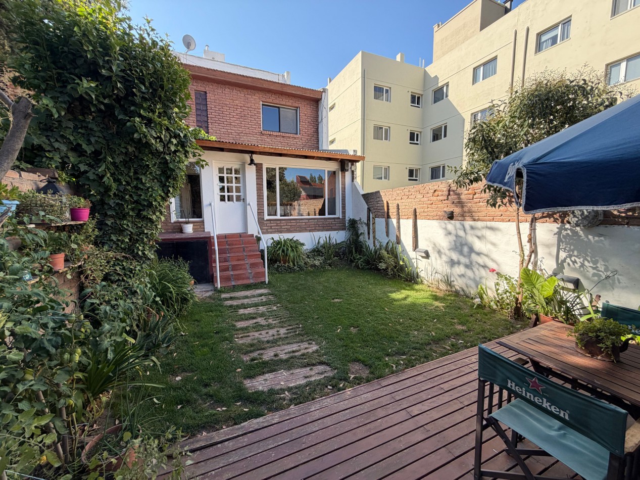 DUPLEX DE 3 HABITACIONES Y PATIO CON PARRILLA EN BARRIO SUR