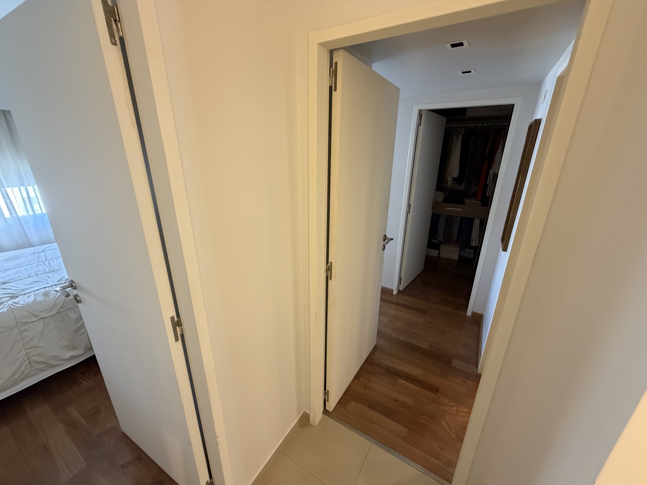 DEPTO DE CATEGORIA FRENTE AL MAR DE 2 DORMITORIOS CON COCHERA 