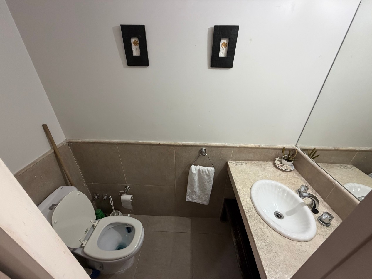 DUPLEX DE 2 DORMITORIOS Y PATIO CON PARRILLA EN BARRIO SUR